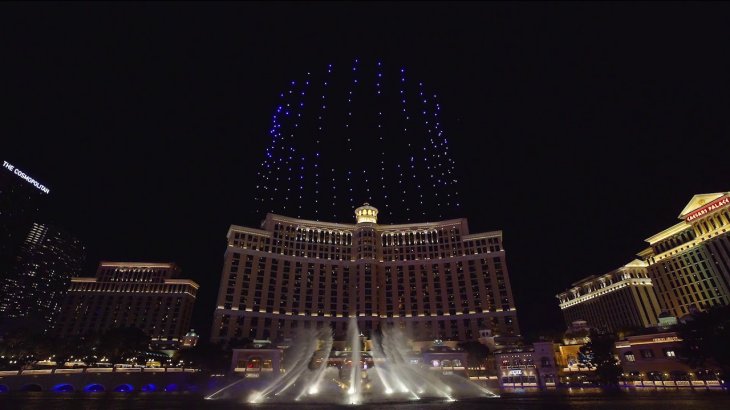 Káº¿t quáº£ hÃ¬nh áº£nh cho Intel sent 250 of its Shooting Star drones over the Bellagio to celebrate CES 2018.