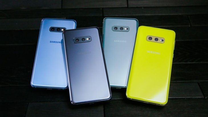17 Samsung Galaxy S10e