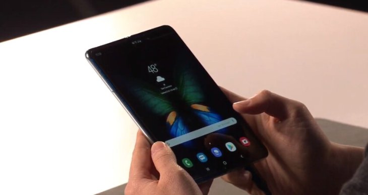 Samsung Galaxy Fold 2 840x447