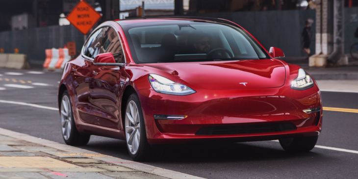 Lose Sitzende Auenteile Und Defekte Scheiben Tesla