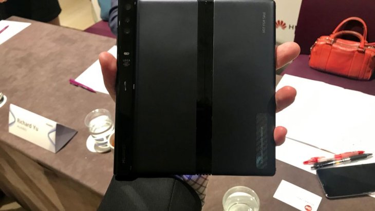 Huawei Mate X 2