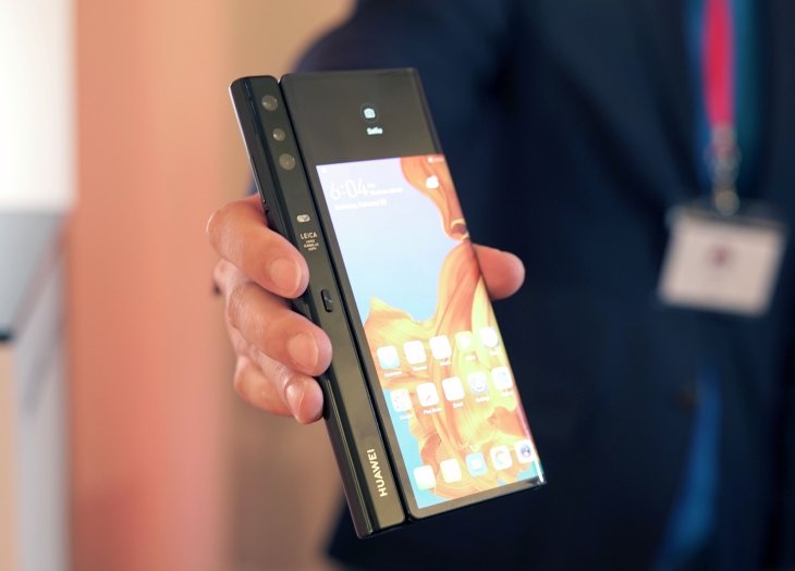 Huawei Mate X First Look 1