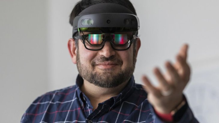 Microsoft Msft Hololens 2 Gestures 1654