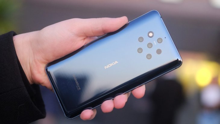 Nokia 9 Pureview Back In Hand 1220x687
