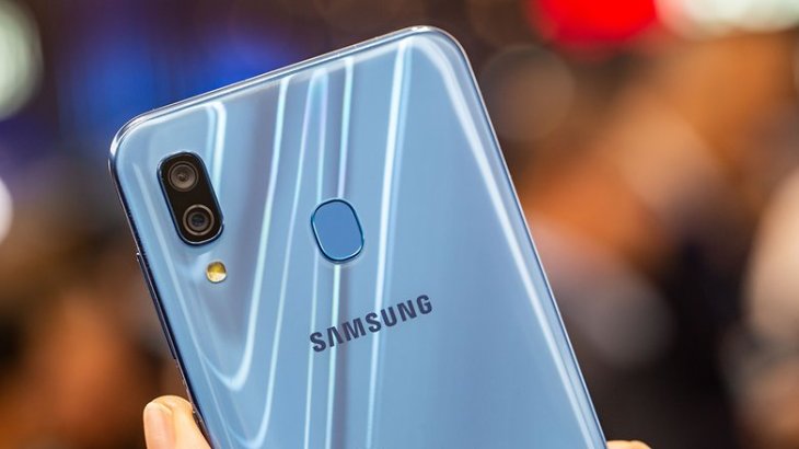 Samsung Galaxy A30 Camera 1