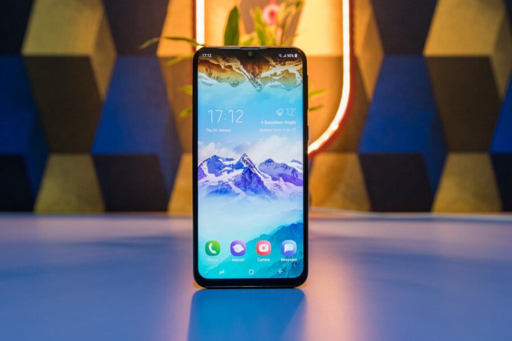 galaxy m20 display