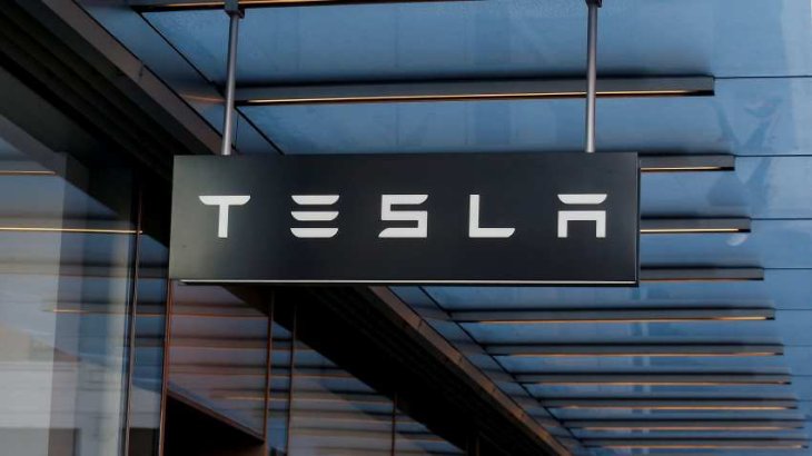 80048 Tesla New York Reuters