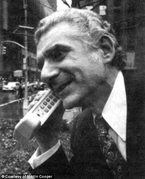 Kết quả hình ảnh cho martin cooper first cell phone call