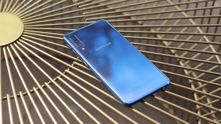 best samsung camera phone under 25000