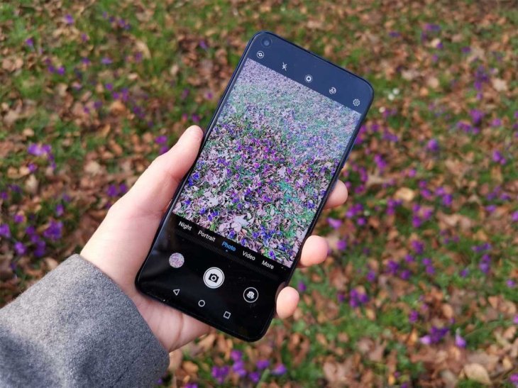 Honor View 20 Review Product Shot 01