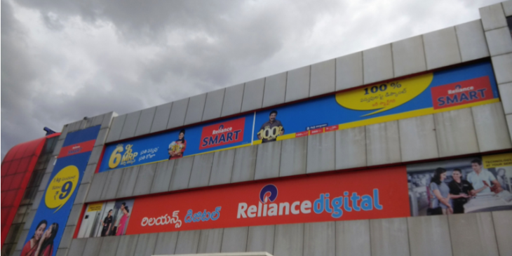 Kết quả hình ảnh cho Mukesh Ambani's Reliance prepares to challenge Amazon in Indian e-commerce