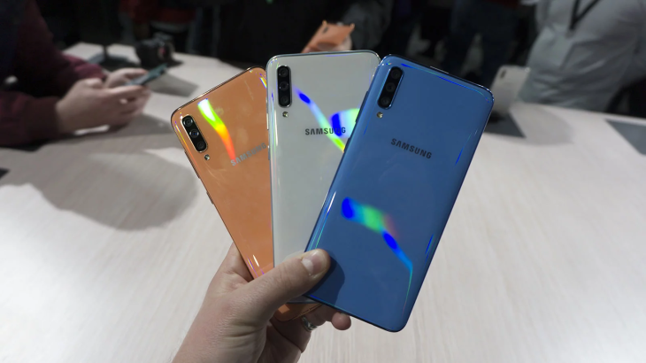 galaxy a70 v a40