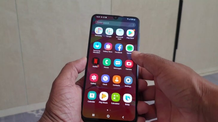 galaxy a70 size