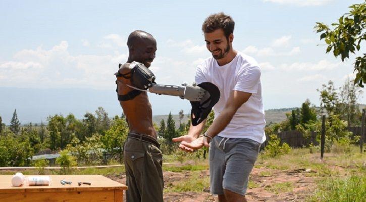 A Engineer Builds Free Prosthetics For The Poor An