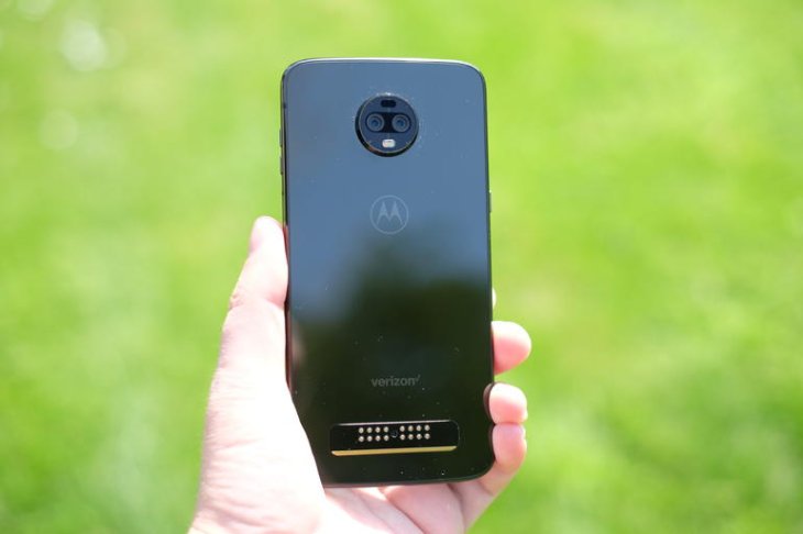 Moto Z3 1