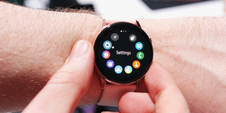 samsung galaxy watch active vs apple watch
