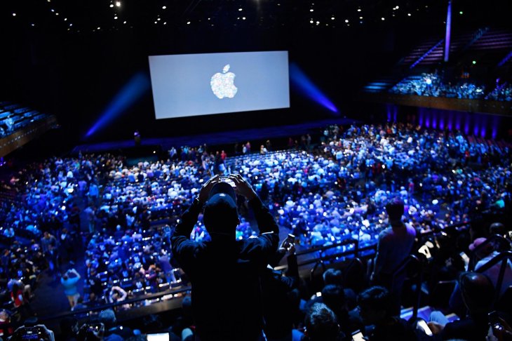 Tim-Cook-Liam-Rosenfeld