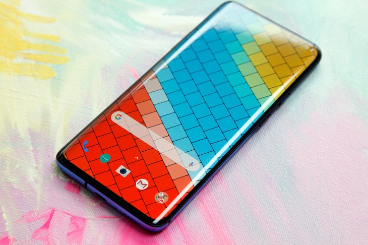 OnePlus-7-Pro-is-a-large-phone