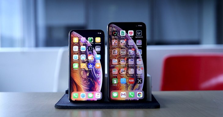 iphone-xs-iphone-xs-max-front-display
