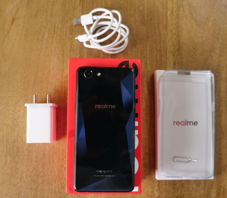 Realme-1-fast-charging-comes-with-a-5V-2A-regular-charger