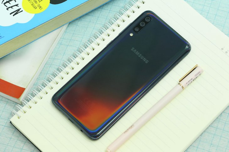 Samsung Galaxy A70 Mau Den