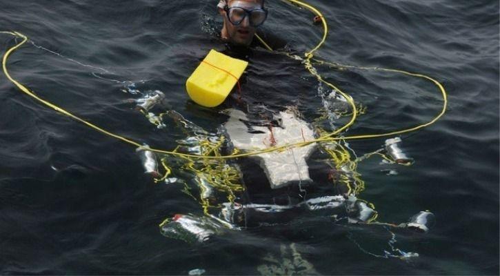 The-Crab-Robot-SILVER-2-helps-clean-the-sea-1