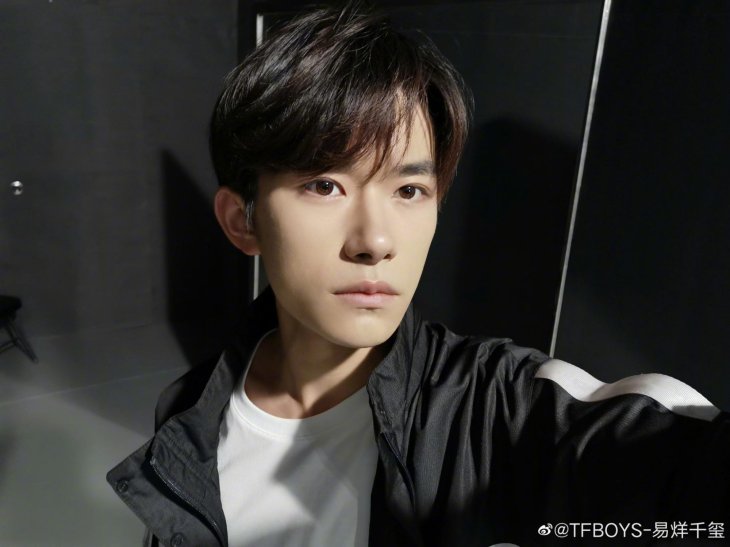 Nova 5 Pro Selfie Sample