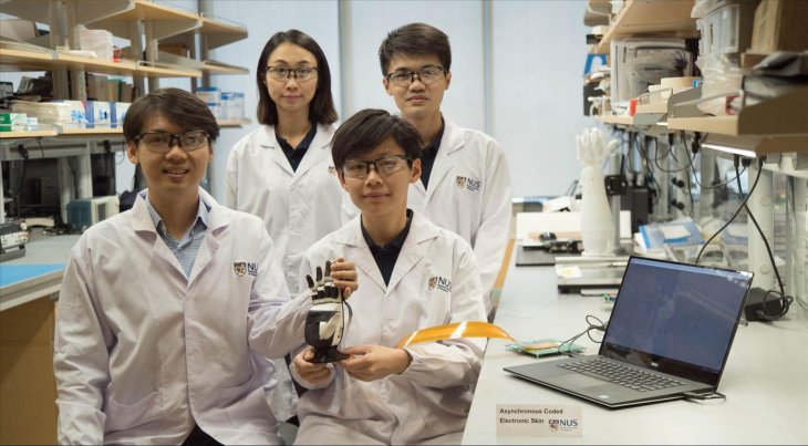 The-research-team-from-NUS-with-an-ACES-prototype-1
