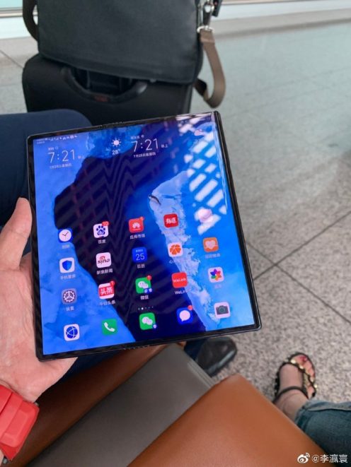Huawei-Mate-X-display