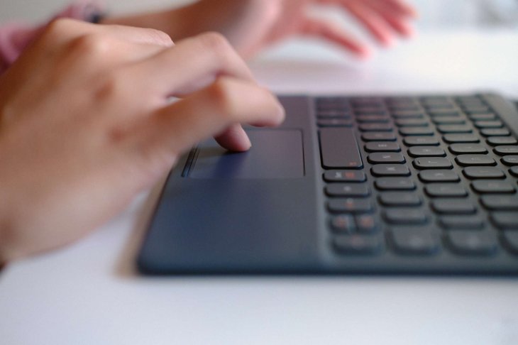 Samsung-Galaxy-Tab-S6-trackpad