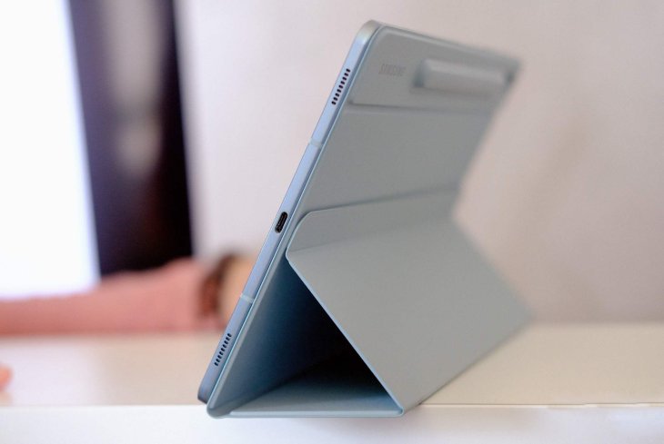 Samsung-Galaxy-Tab-S6-kickstand