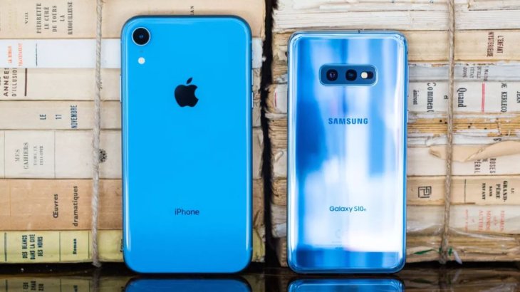 Apple And Samsung Are Struggling To Sell Ultra-Premium Phones ...