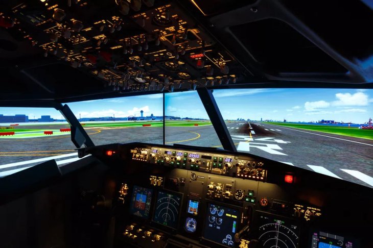 Superior-Cockpit-Room-flight-simulator