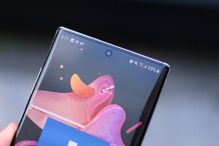 Galaxy-Note-10-Plus-display