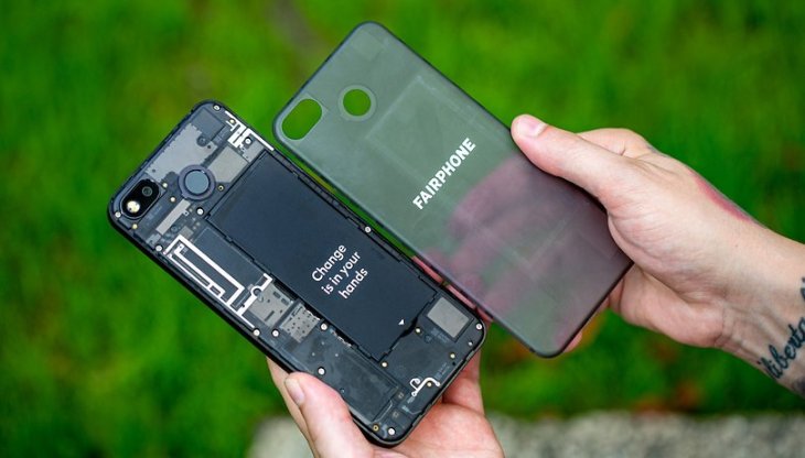 The-Fairphone-is-about-transparency-accessibility-and-usability-2