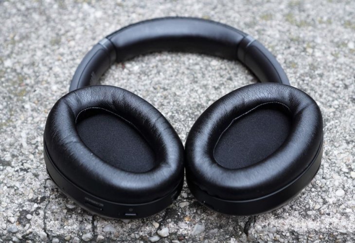 Best-noise-cancelling-headphones-earbuds-sony