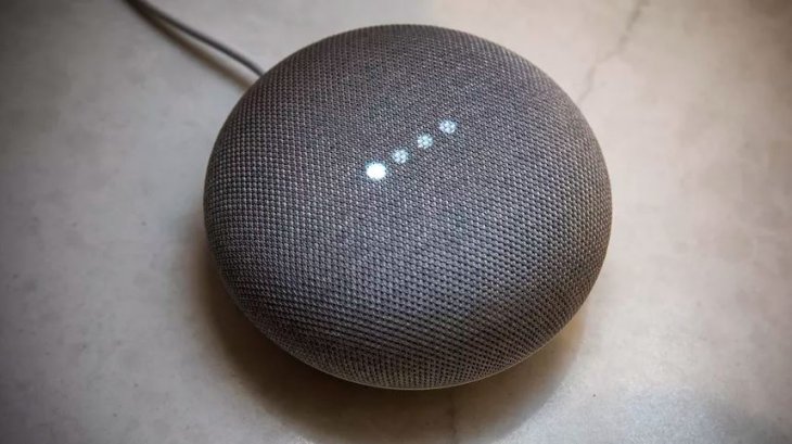 The-best-smart-assistant-Google-Home-Mini-2
