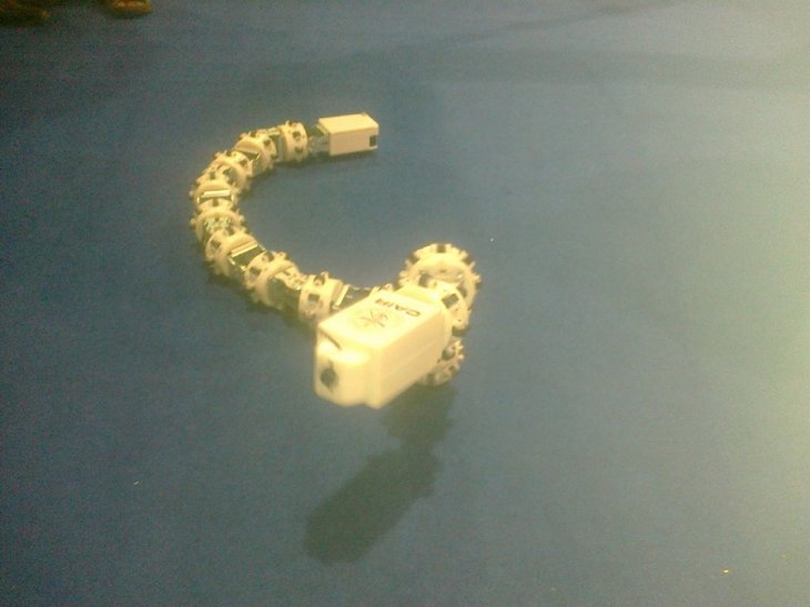 The-snake-robot-developed-by-CAIR-for-rescue-missions-2