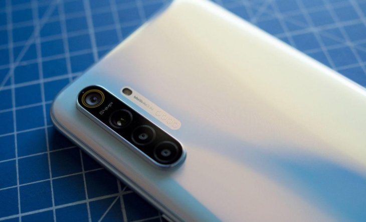 Realme-Xt-smartphone