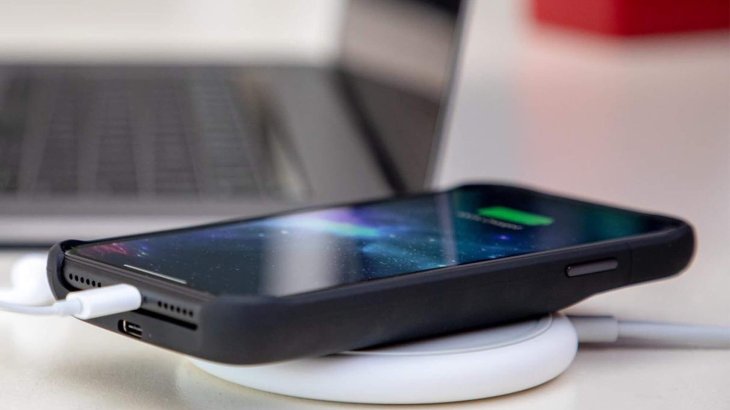 Mophie-is-the-first-in-the-market-to-release-a-smart-case-for-iPhone-11-1