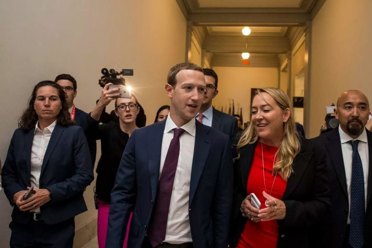 Mark-Zuckerberg-met-with-senators-1
