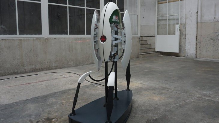 portal-life-sized-model-battle