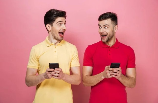 Apple-sued-for-turning-a-man-gay