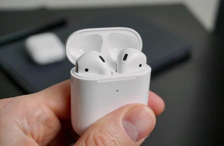 Наушник не магнитится к кейсу airpods