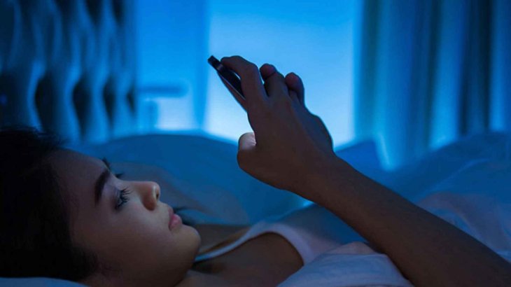 Blue-Light-From-Smartphones