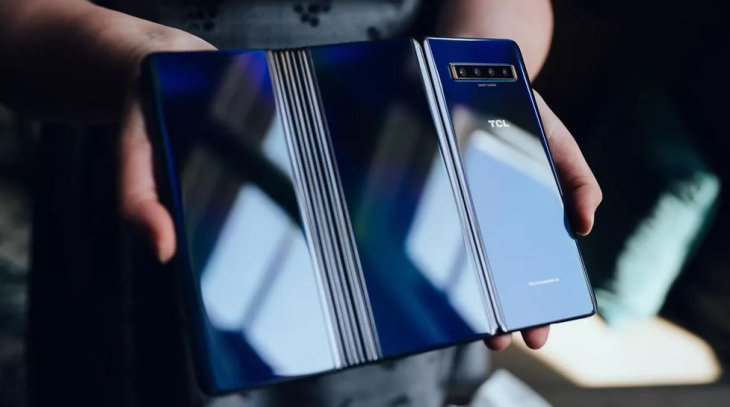 tcl-foldable-phone-prototype-10