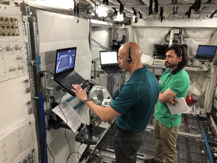 Hq Social Analog 1 B