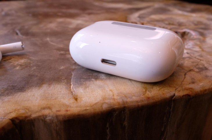 plug for apple airpods pro