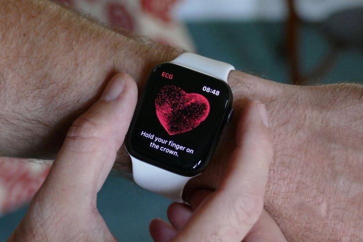 Apple-Watch-Series-5-Ecg