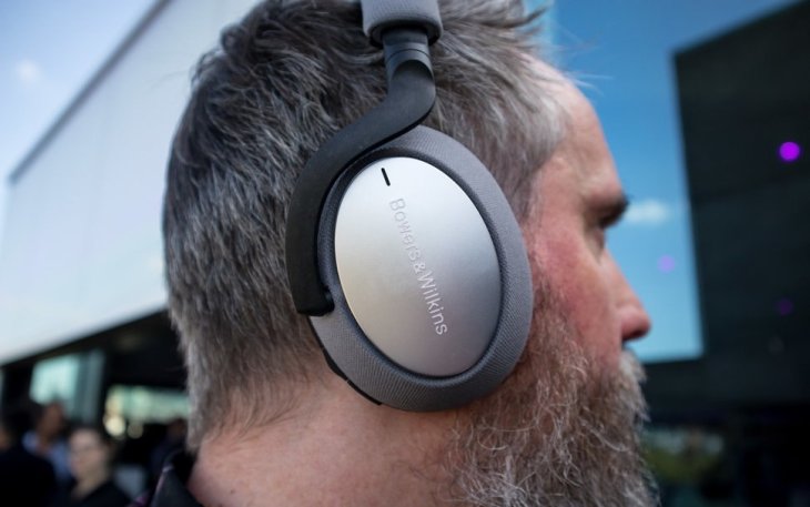 149459 Headphones Hands On Bowers Wilkins Px7 Init